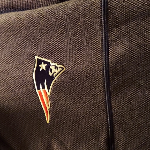 Men's 1/4 zip New England Patriots pullover - Picture 2 of 8